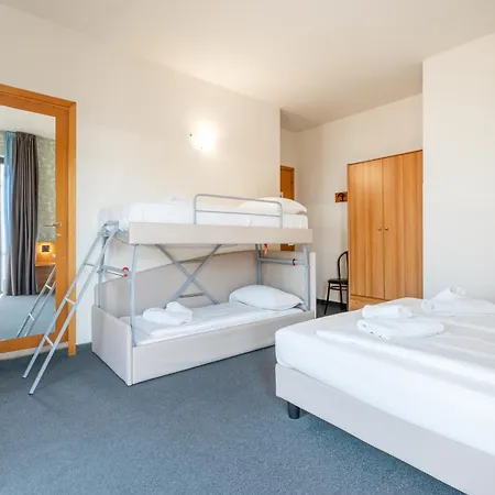 Hotel Al Castello Torri Del Benaco Buitenkant foto