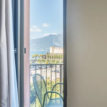 Hotel Al Castello Torri Del Benaco Buitenkant foto